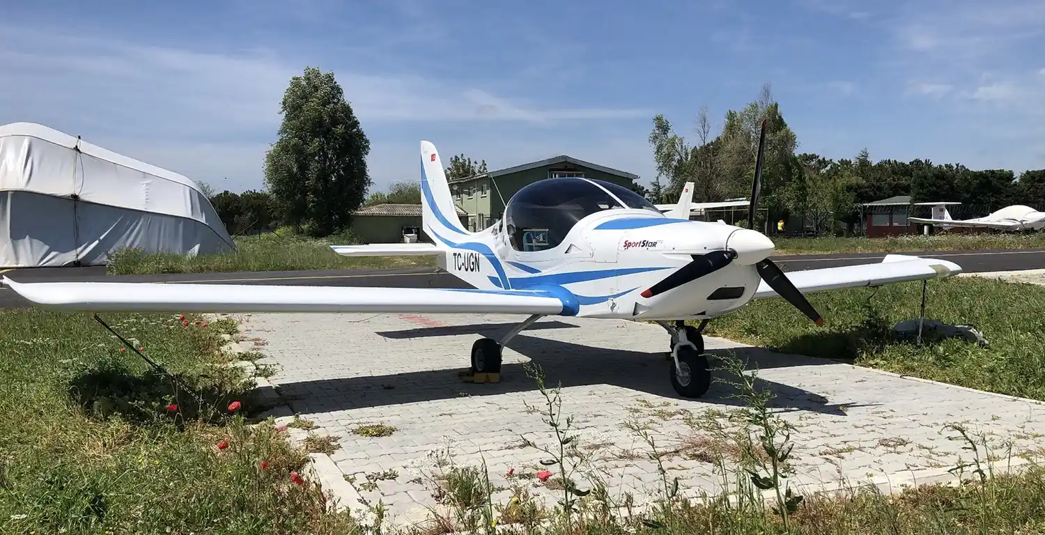 Uçuş eğitimi ve simülatör görseli